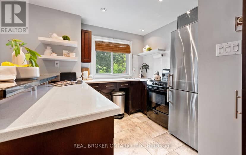202 - 21 Elizabeth Street S — photo 18 of 30