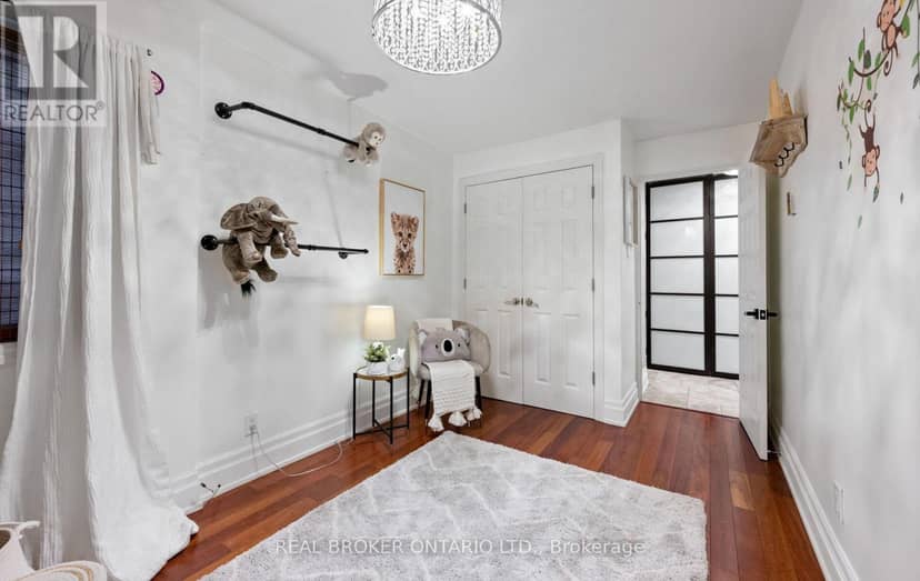 202 - 21 Elizabeth Street S — photo 27 of 30