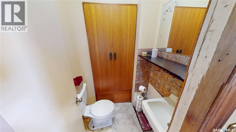 319 Carlyle STREET — photo 17 of 40