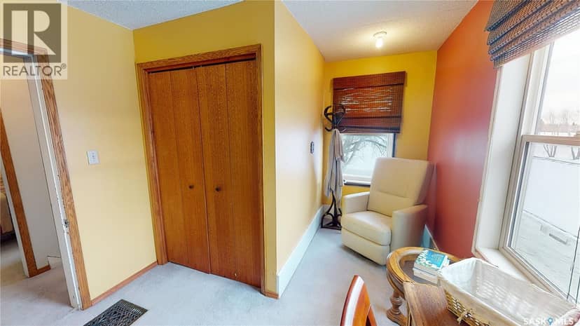 319 Carlyle STREET — photo 30 of 40