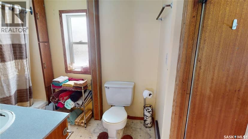 319 Carlyle STREET — photo 27 of 40