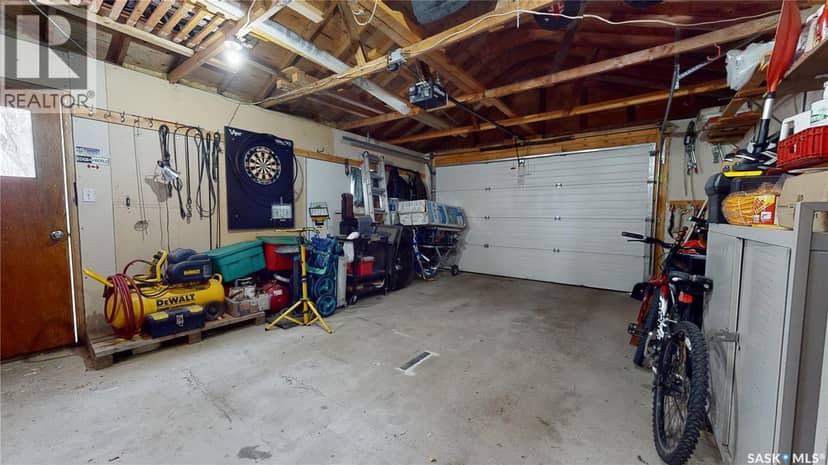 319 Carlyle STREET — photo 39 of 40