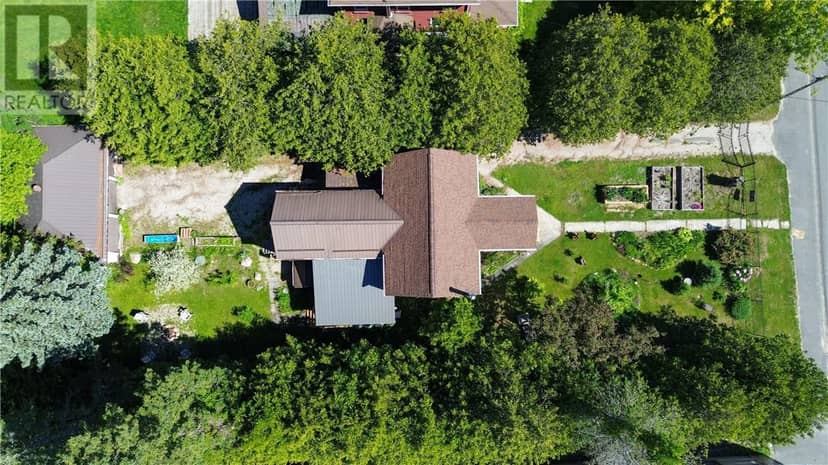 17 Phipps Street, Gore Bay, Manitoulin Island, photo 3