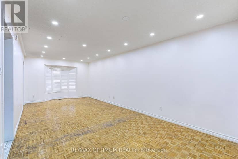 35 Wildberry Crescent — photo 15 of 40