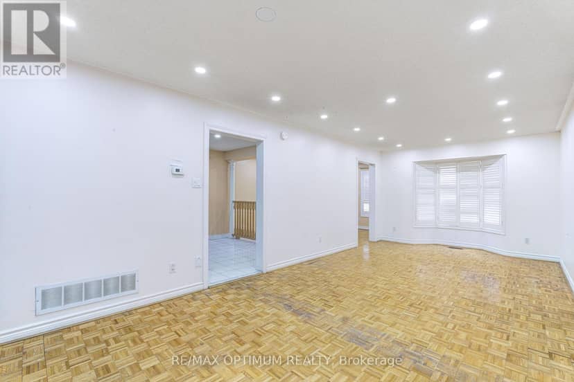 35 Wildberry Crescent — photo 14 of 40
