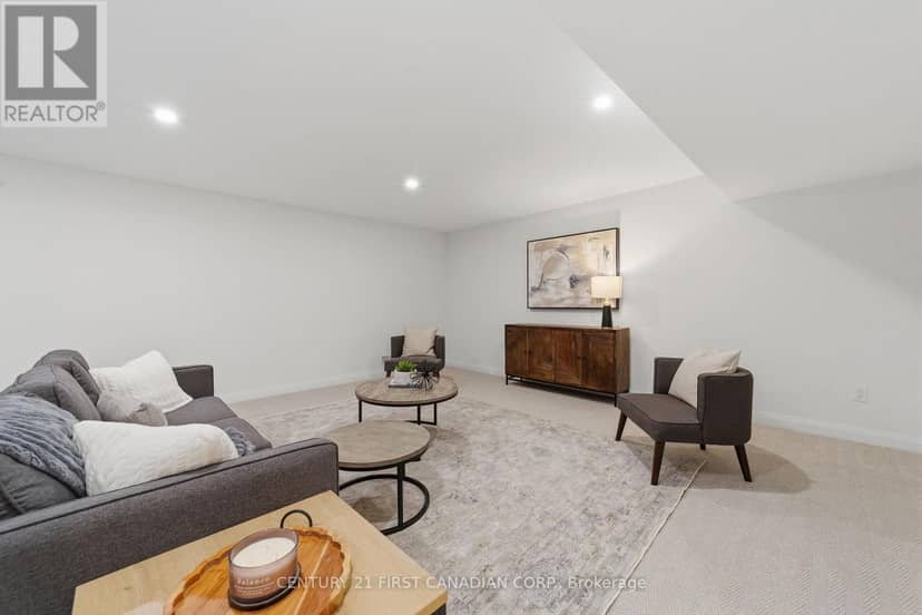 12 - 32 Postma Crescent — photo 22 of 32