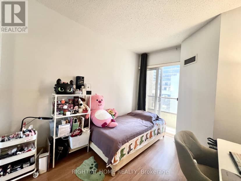 1702 - 55 Bloor Street E — photo 12 of 27