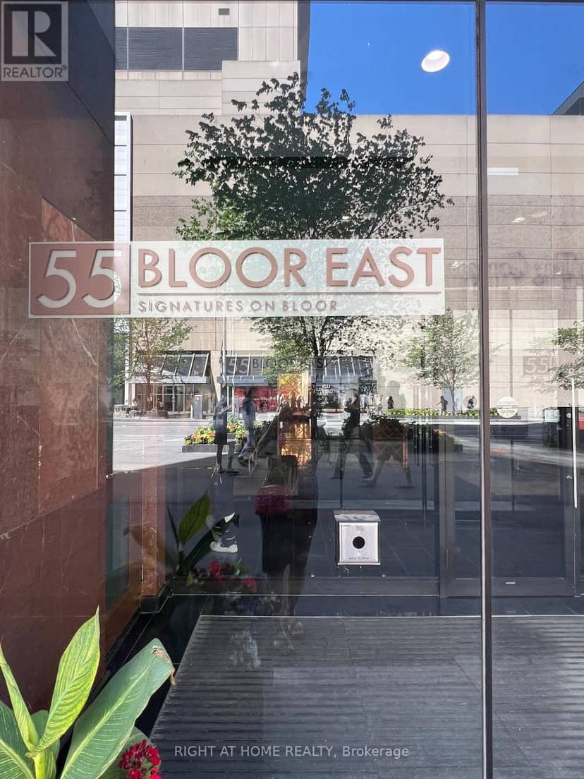1702 - 55 Bloor Street E — photo 2 of 27