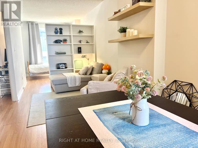 1702 - 55 Bloor Street E — photo 8 of 27