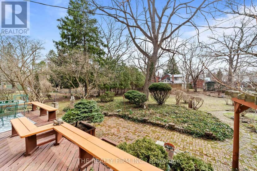 15 Mayfair Drive — photo 11 of 40