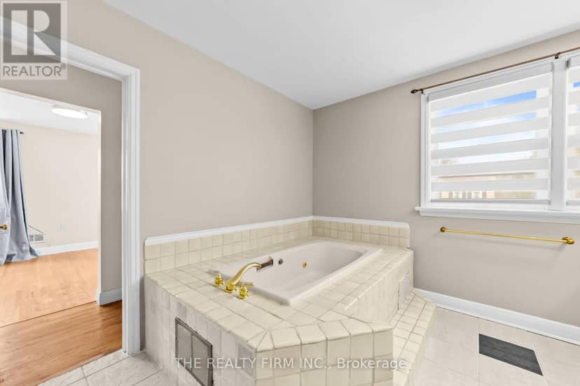 15 Mayfair Drive — photo 35 of 40
