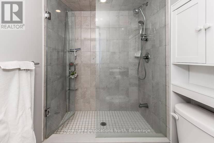 201 - 5 Anchorage Crescent — photo 11 of 40