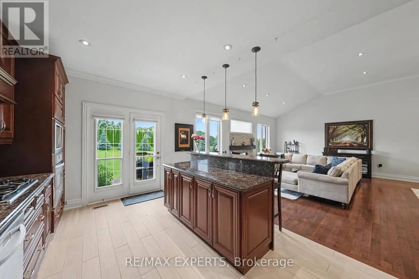 4 Woodlot Court — photo 14 of 40