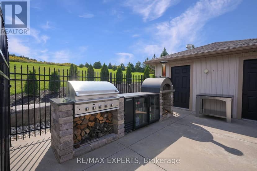 4 Woodlot Court — photo 38 of 40