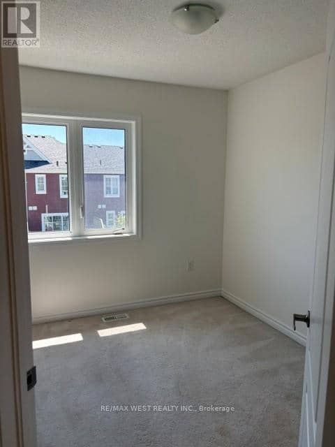 16 Hills Thistle Drive — photo 13 of 16