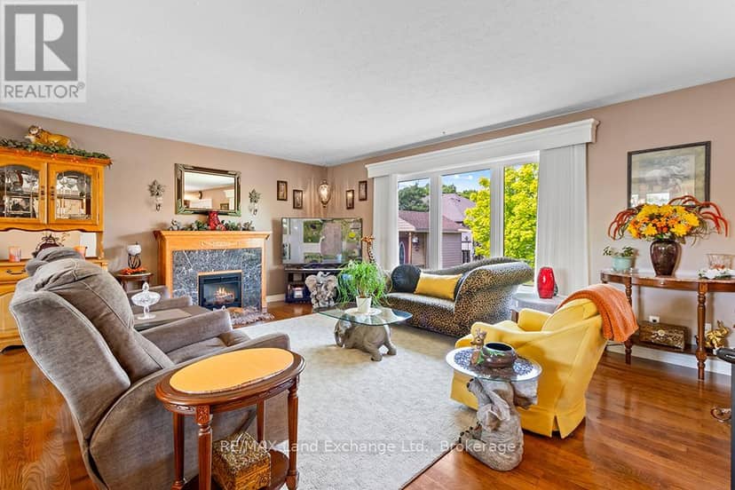785 Woodland Drive — photo 7 of 40