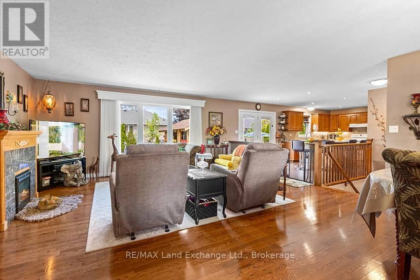 785 Woodland Drive — photo 6 of 40