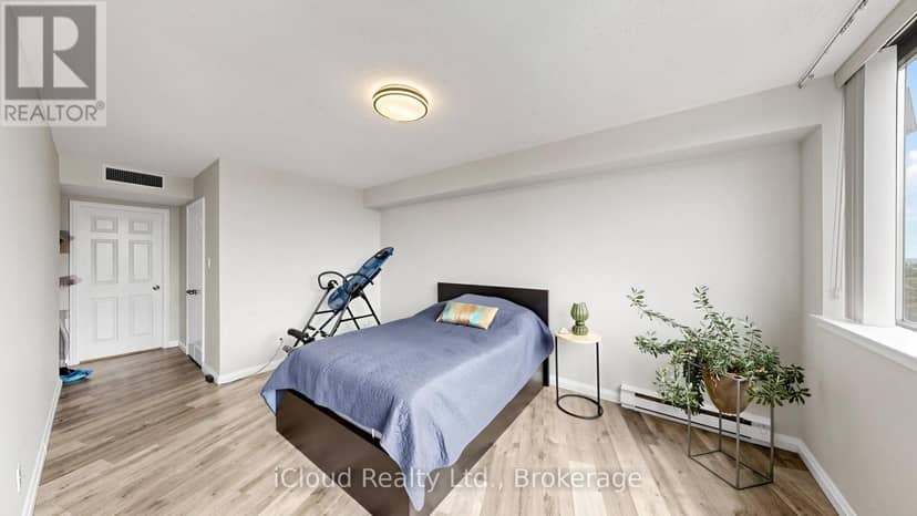 1005 - 1230 Marlborough Court — photo 18 of 32