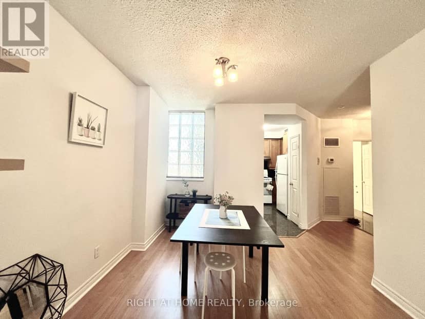 1702 - 55 Bloor Street E — photo 4 of 27