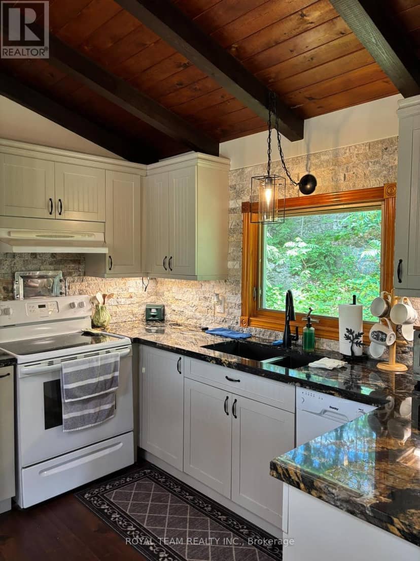 1851 Deep Bay Road, Minden Hills, photo 3