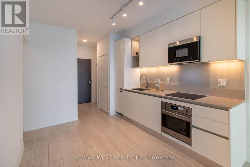 1210 - 39 Mary Street — photo 4 of 21