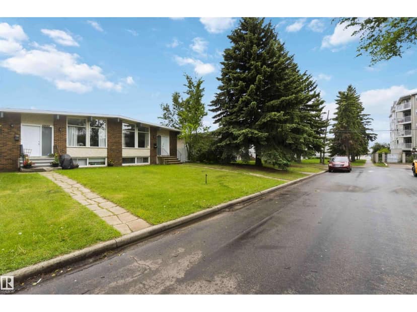 8123 8125 83 AV NW, Edmonton, photo 3