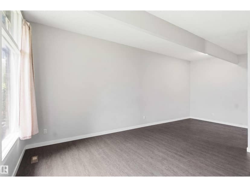 8123 8125 83 AV NW, Edmonton, photo 5