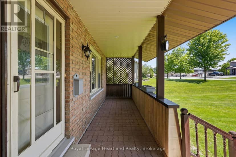 6 Brown Street N — photo 5 of 40