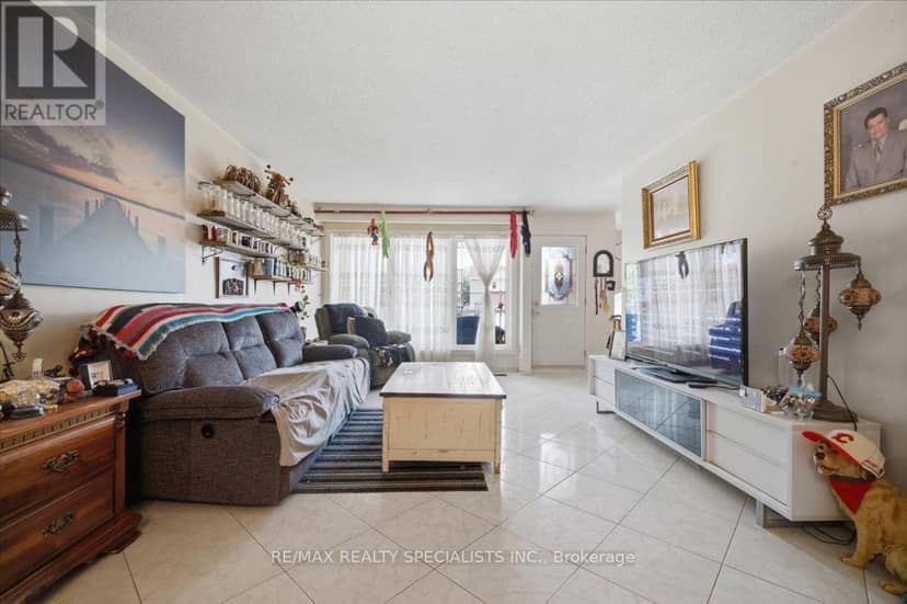 80 Chalfield Lane — photo 6 of 40