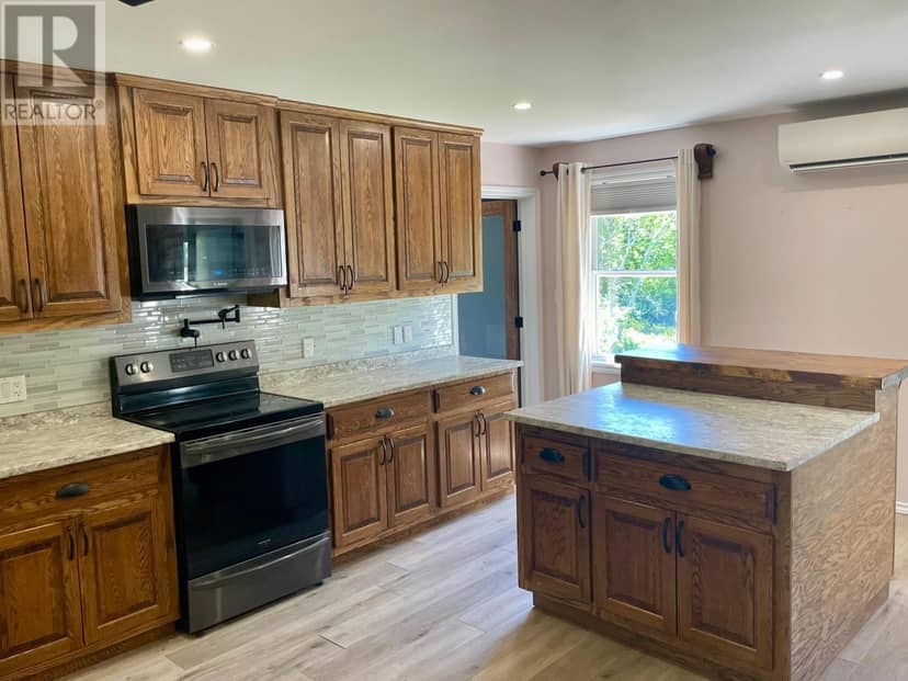 1702 INKERMAN Road — photo 8 of 33