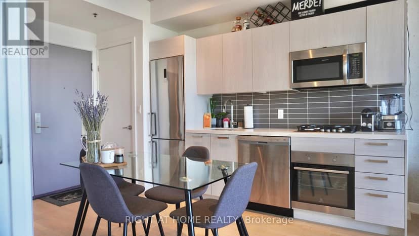 1804 - 203 Catherine Street — photo 8 of 26