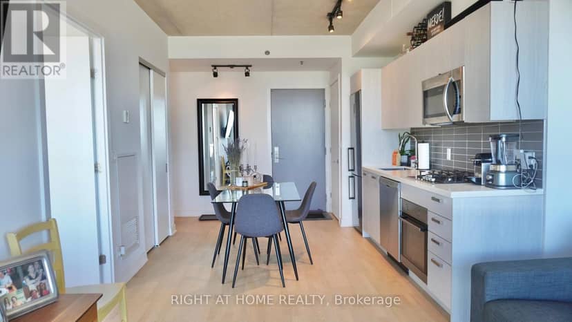 1804 - 203 Catherine Street — photo 9 of 26