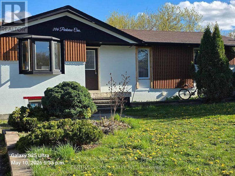 206 Parkview Crescent — photo 2 of 23
