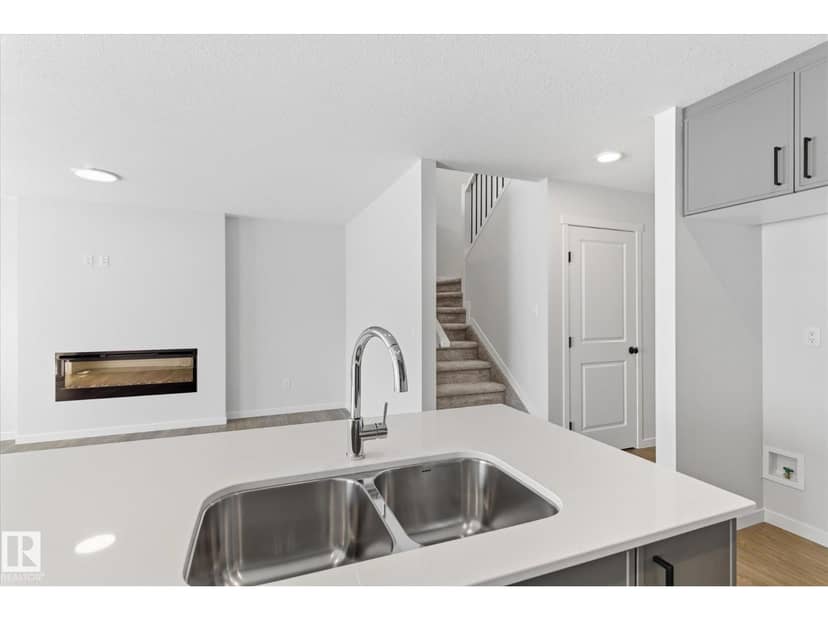 90 Stetson LO — photo 20 of 37