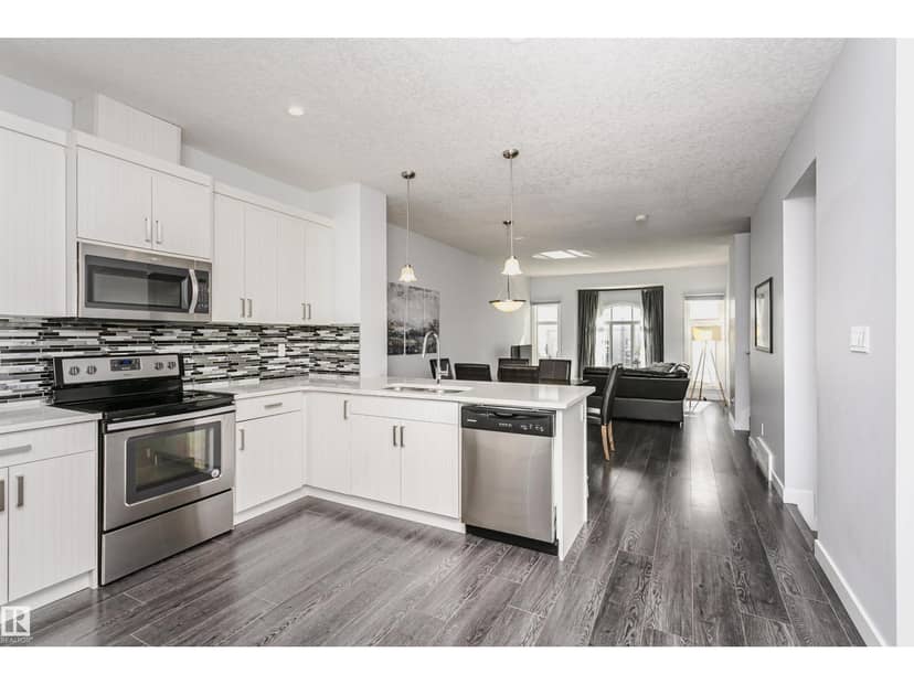 #55 723 172 ST SW, Edmonton