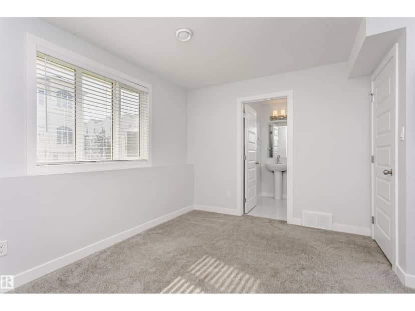 #55 723 172 ST SW — photo 32 of 37