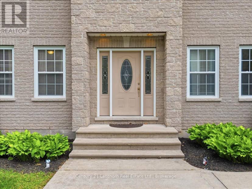 170 Centre Road — photo 4 of 40