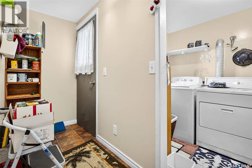 #B19       1455 9th AVENUE NE — photo 27 of 40
