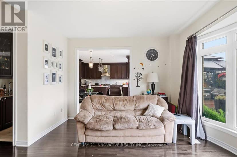 13 Royal West Drive — photo 10 of 40