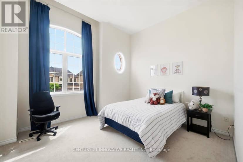 13 Royal West Drive — photo 23 of 40