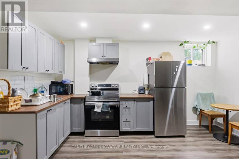 13 Royal West Drive — photo 31 of 40
