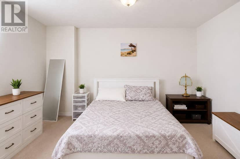 13 Royal West Drive — photo 39 of 40