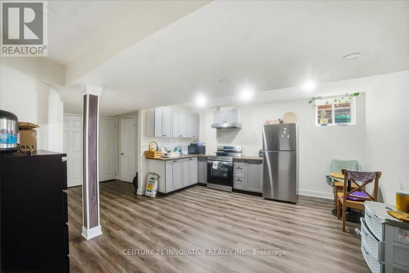 13 Royal West Drive — photo 40 of 40