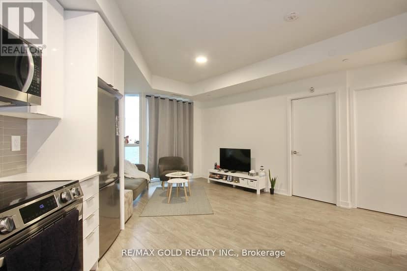 1401 - 225 Malta Avenue — photo 12 of 40
