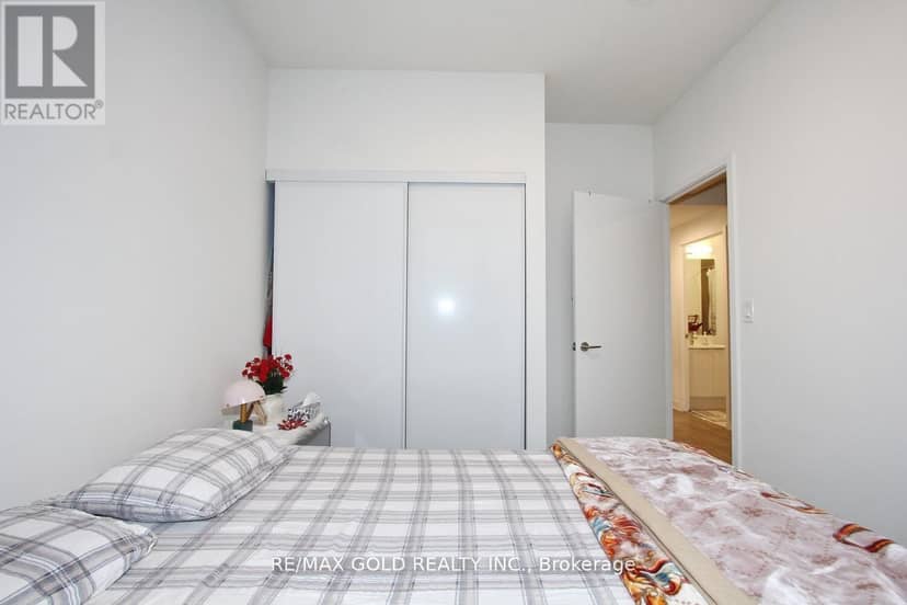 1401 - 225 Malta Avenue — photo 19 of 40