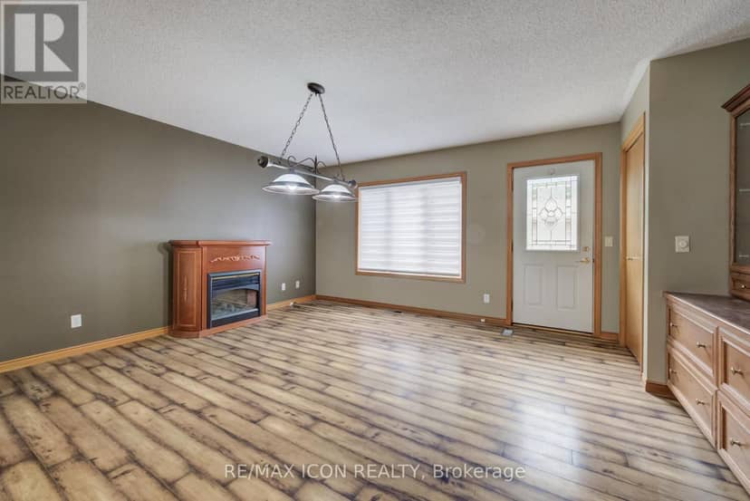 7298 8 Side Road W, Wellington North, photo 8