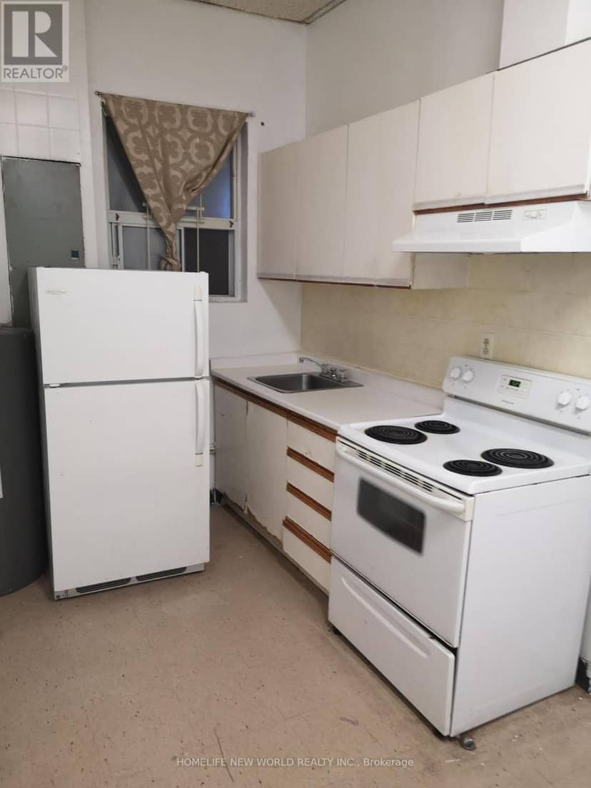 584 Dundas Street W, Toronto, photo 3