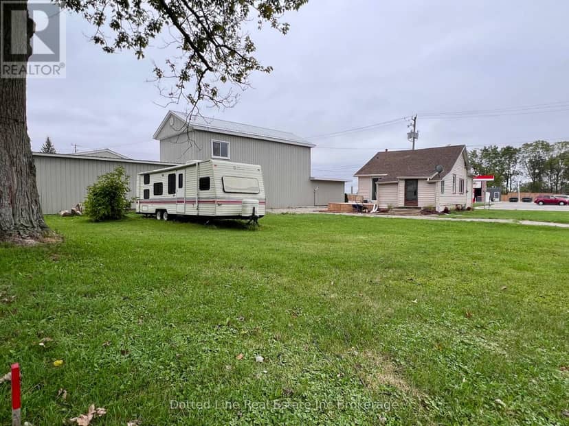 156 Borden Avenue, Central Elgin, photo 3