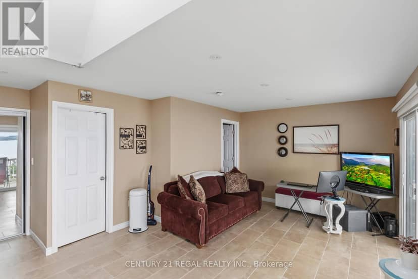 5026 Rice Lake Dr Drive N — photo 10 of 31