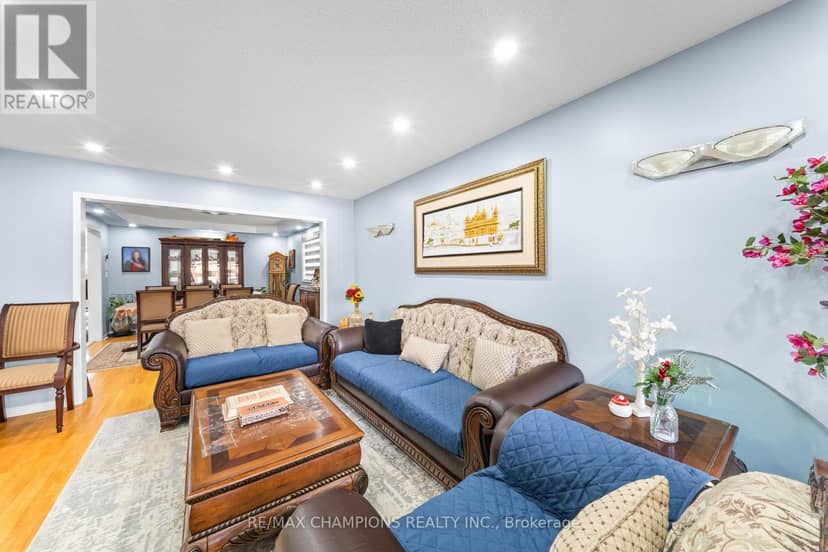 3 Fiddleneck Crescent — photo 10 of 40